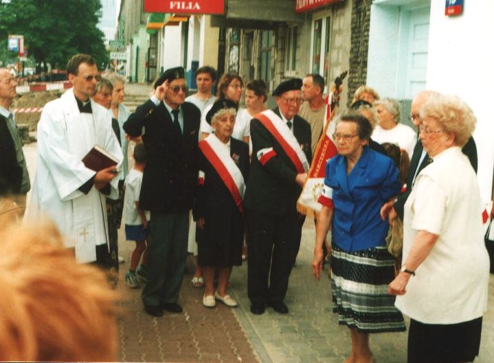 Raising of Commemorative Plaque - August 2nd, 2001